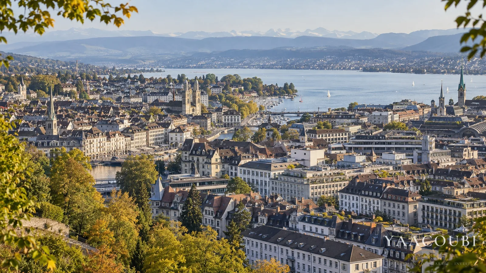 Stadt und See vom Hang aus